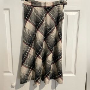 Vintage wool skirt, plaid, size XS, zipper side 26” waist